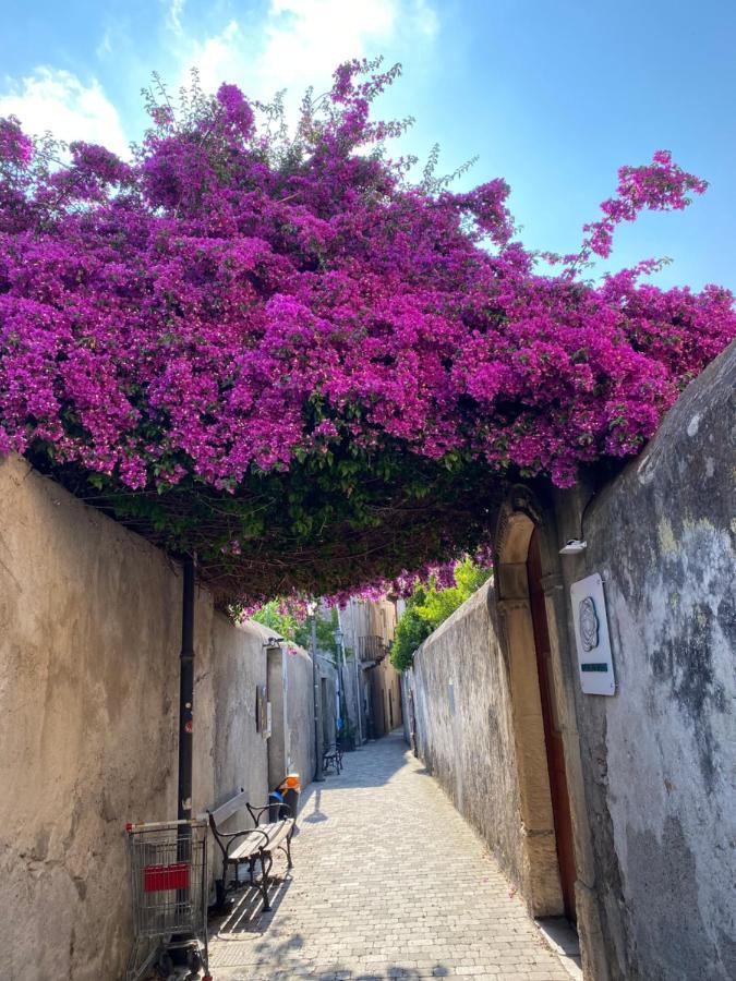 Centro Storico Flat 7 Mins From Port Apartment Lipari (Isola Lipari)