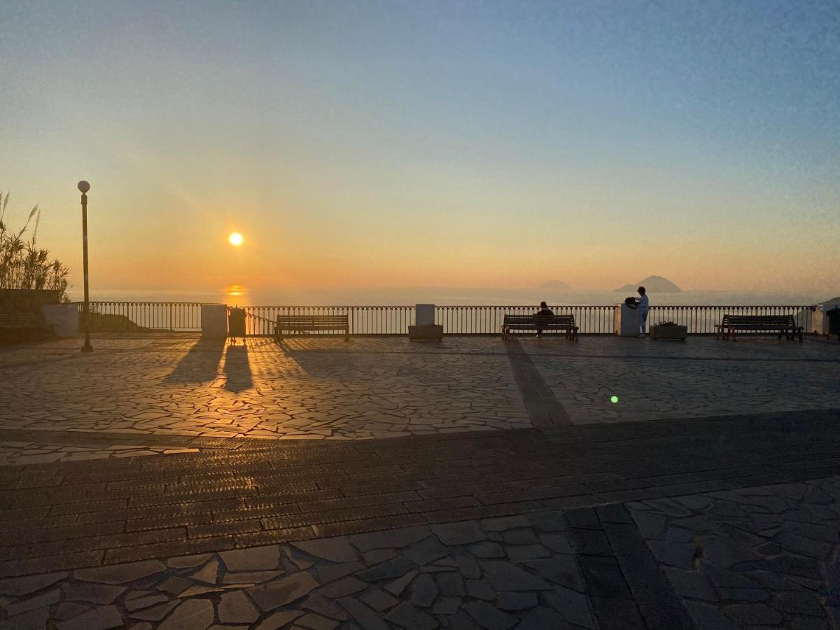 Centro Storico Flat 7 Mins From Port Apartment Lipari (Isola Lipari)